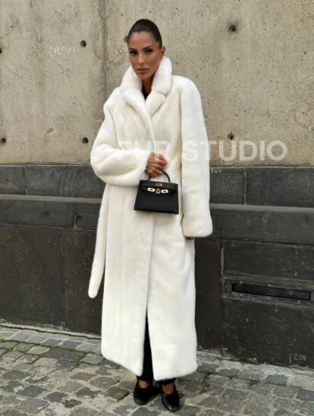 Длинная белая норковая шуба - фото 13