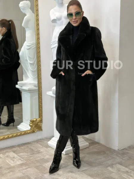 Элегантное пальто из плюшевой норки VELVET - цвет черно-зеленый - фото 8