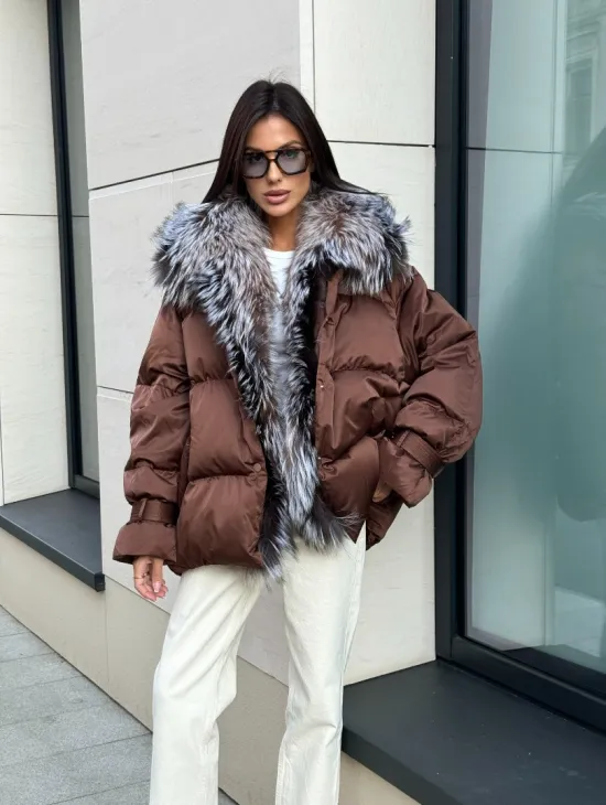 Женский зимний пуховик с мехом чернобурки - фото 9