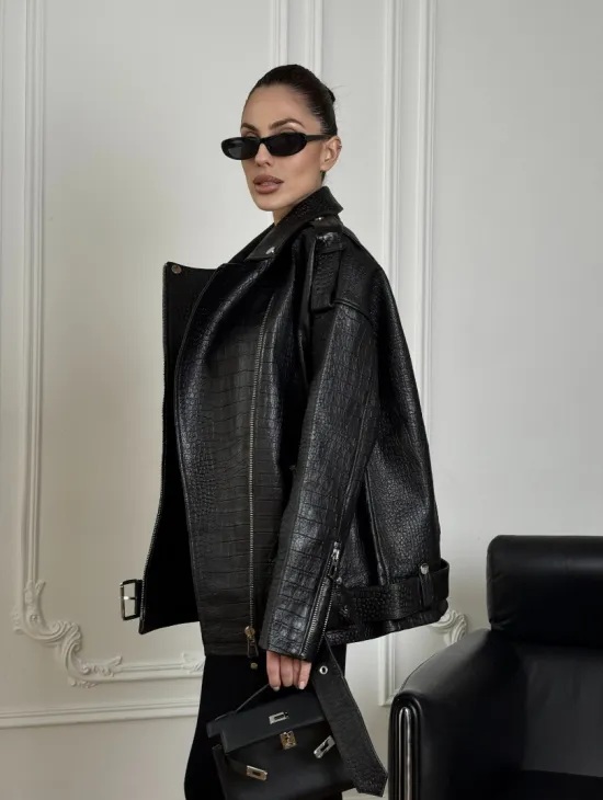 Total black удлиненная женская косуха из натуральной кожи CROCO с косой застежкой-молнией - фото 8