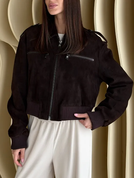 Короткий бомбер из натуральной замши на молнии с трикотажными манжетами - фото 3