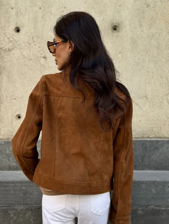 Прямой жакет из натуральной замши с накладными карманами - фото 5