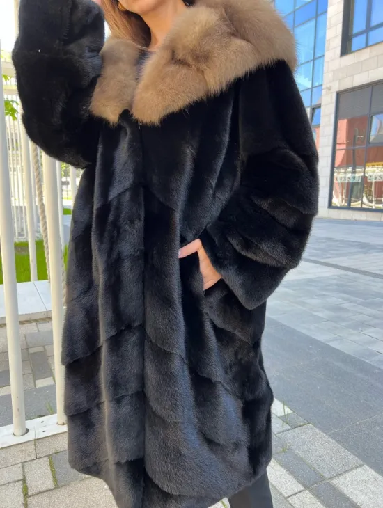 Норковая шуба с капюшоном из куницы фасон балон - фото 1