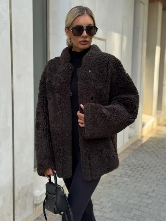 Двусторонняя коричневая дубленка из овчины - фото 0