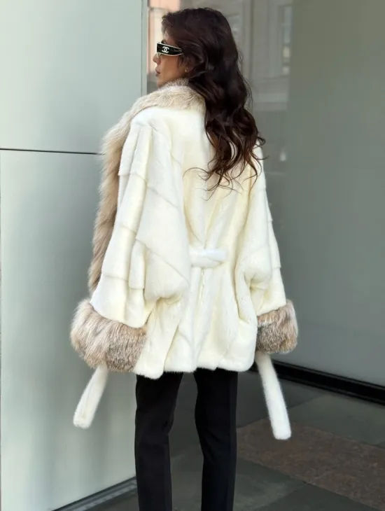 Женская белая норковая шуба с отделкой из меха рыси - фото 4
