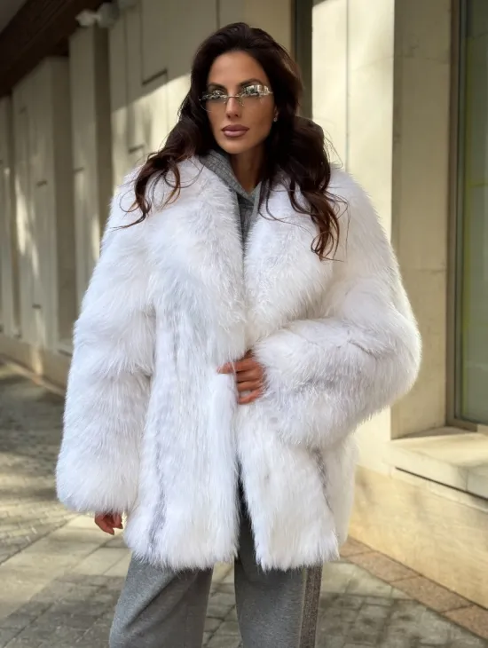 Шуба из белой арктической лисы - фото 4