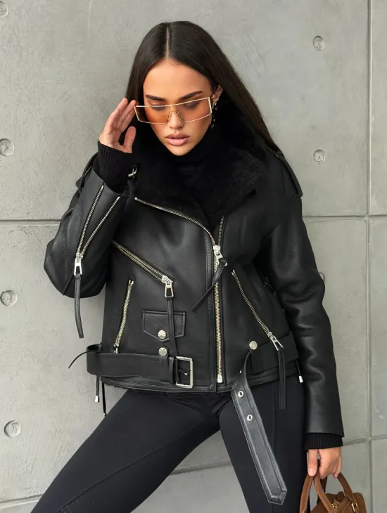 Черная короткая дубленка авиатор - фото 10