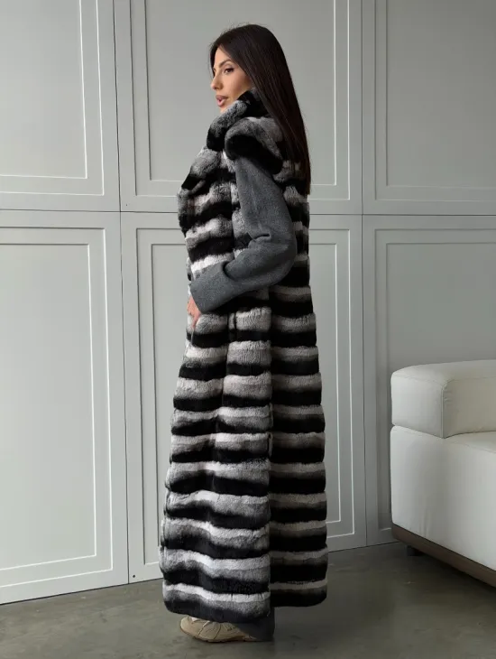 Меховой жилет из шиншиллового кролика - фото 12