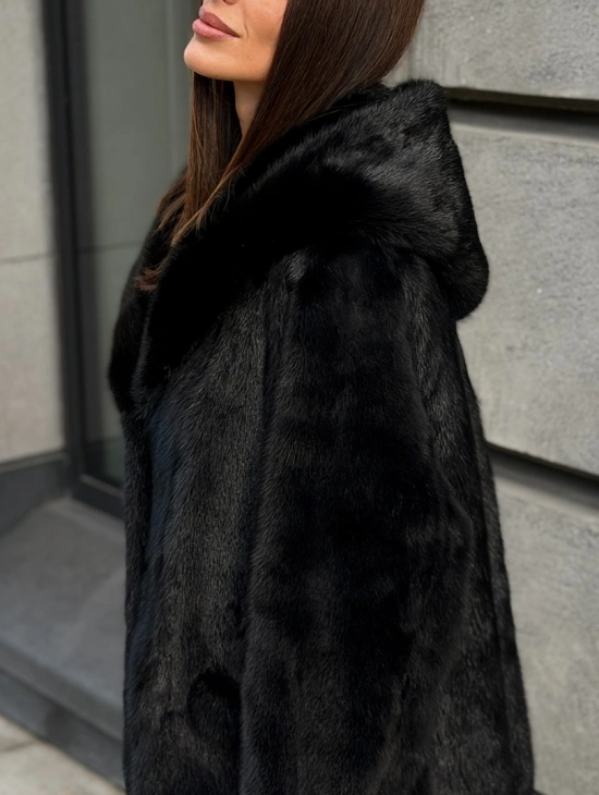 Черная шуба из норки с капюшоном - фото 1