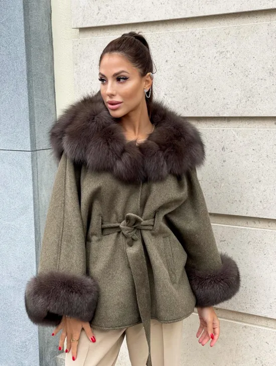 Пальто - пончо из натуральной шерсти с капюшоном из меха песца - фото 3