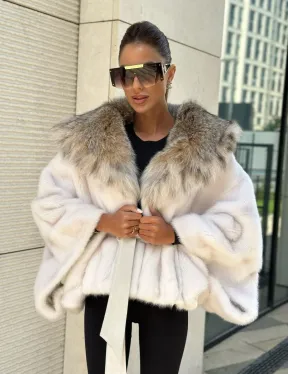 Белое норковое манто с капюшоном из меха рыси - фото 2