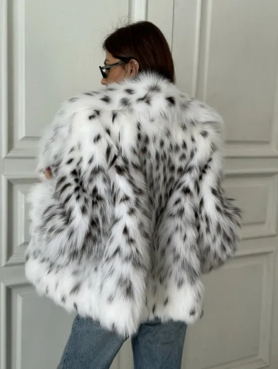 Полушубок из меха аукционной лисы (реплика канадской рыси) - фото 2