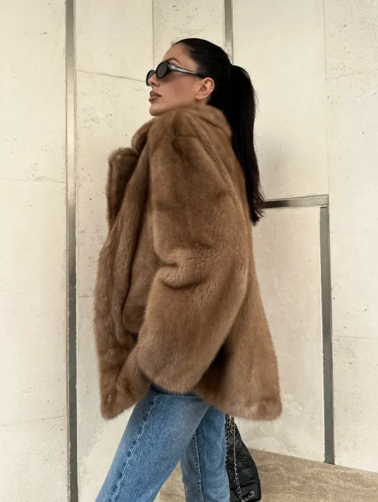 Женский норковый жакет в песочном цвете - фото 8